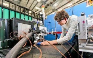 To observe the effects of heat on refrigerants, ORNL researcher Patrick Geoghegan used the High Flux Isotope Reactor to capture undistorted neutron images.