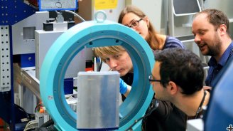 Hands-on training at the Swiss Spallation Neutron Source