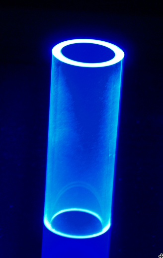 Li-6 neutron sensitive glass