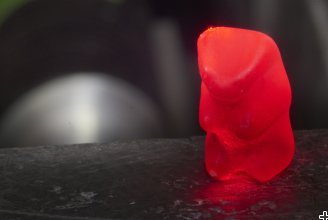Gummy bear examined with positrons
